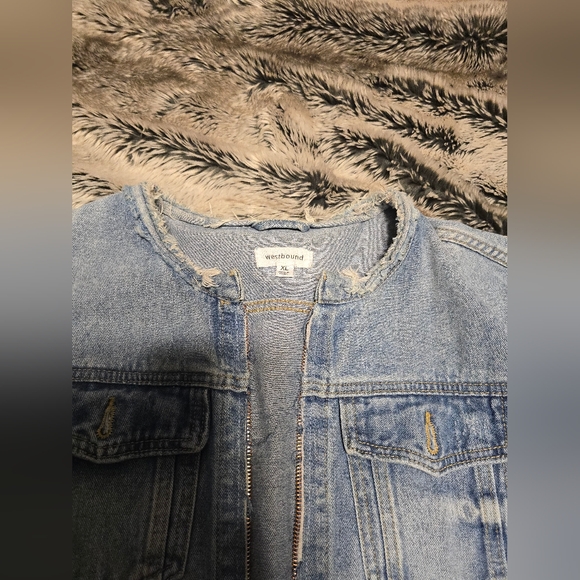 Westbound Distressed Jean Jacket Extra Large/XL - Picture 2 of 5